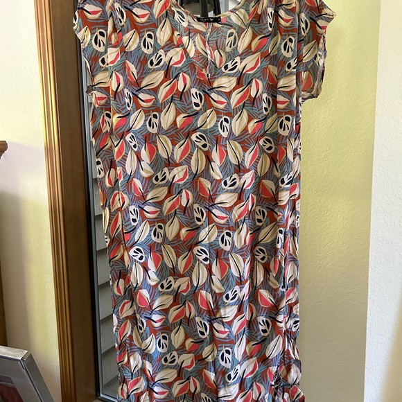 Orfeo Paris Rayon dress lightweight v-neck. Sz M - Picture 1 of 5